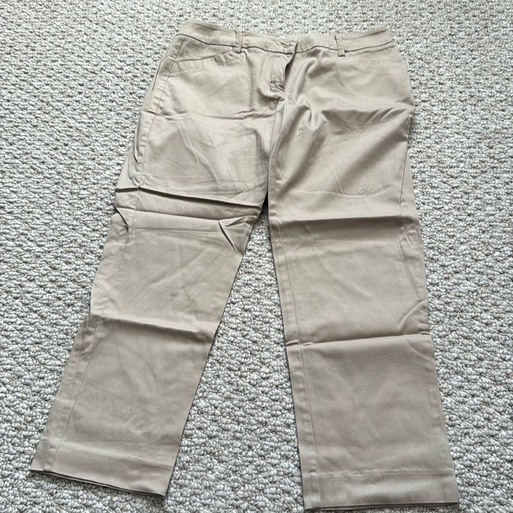 New York & Company cropped khakis; size 4; comfortable